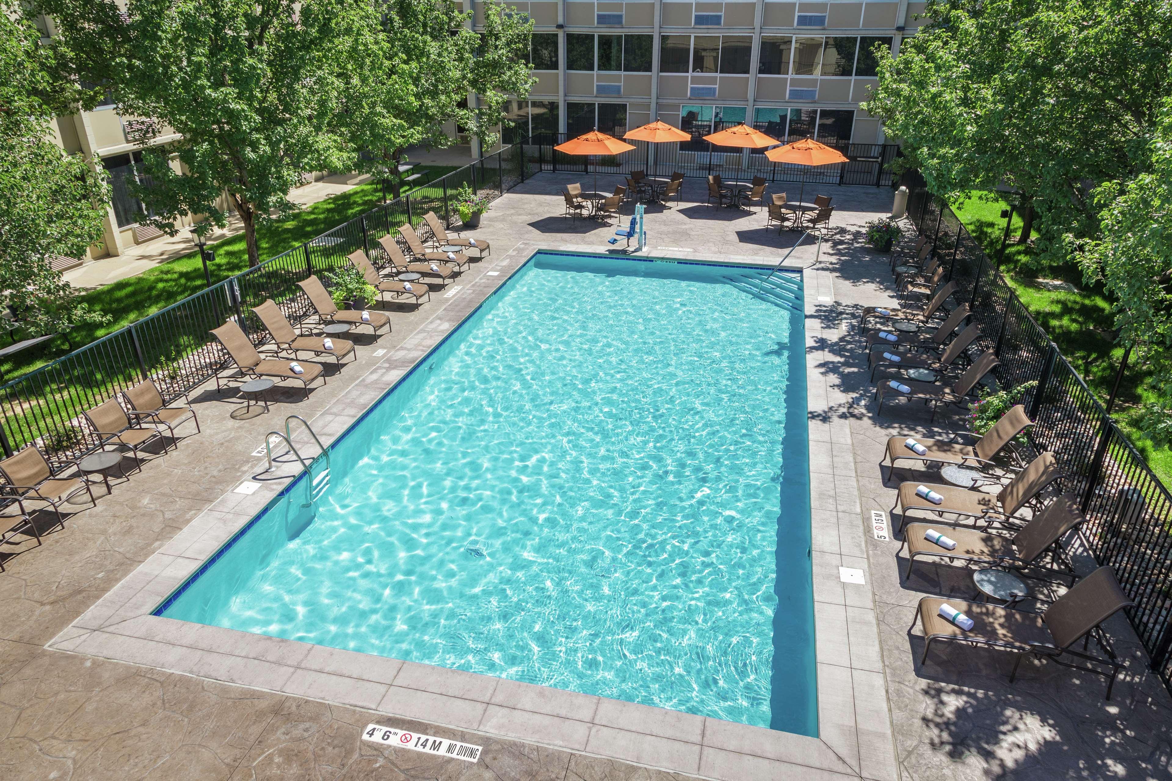 Doubletree By Hilton Denver Central Park المظهر الخارجي الصورة